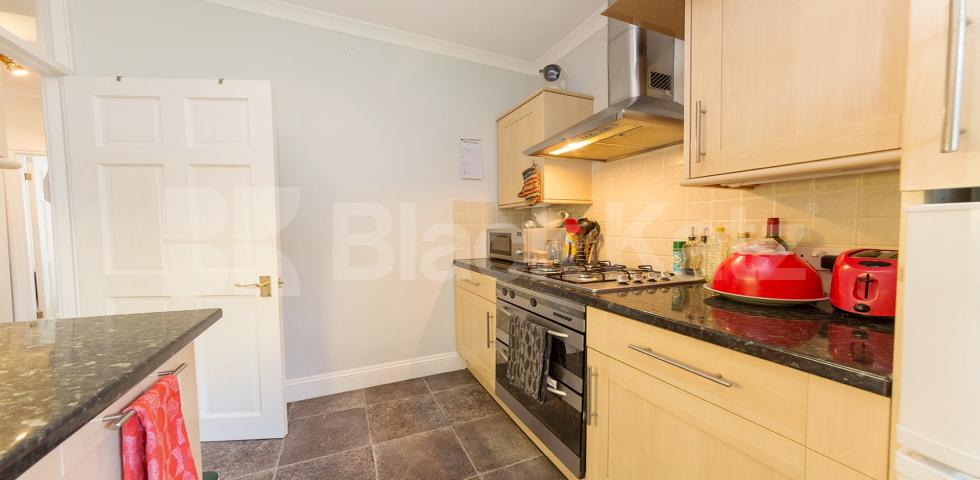 Stunning Apartment Elmstone Road, Fulham